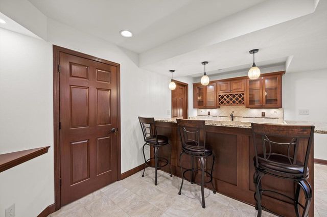 W234N7698 Grey Moss COURT, Sussex, WI 53089