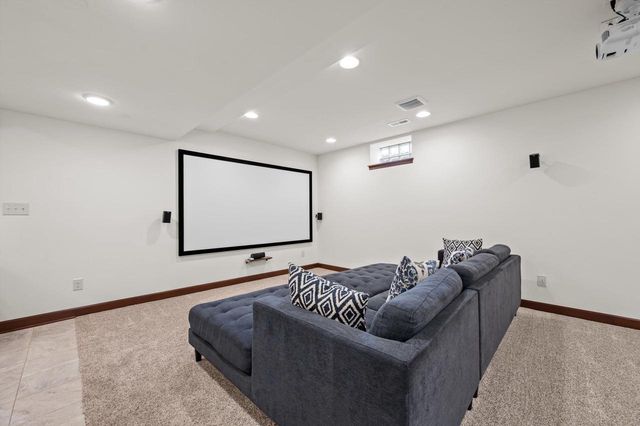 W234N7698 Grey Moss COURT, Sussex, WI 53089