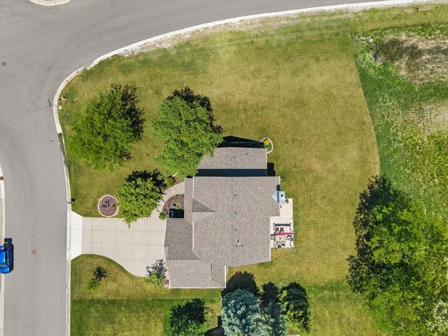 W234N7698 Grey Moss COURT, Sussex, WI 53089