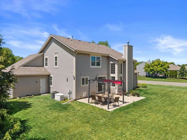 W234N7698 Grey Moss COURT, Sussex, WI 53089