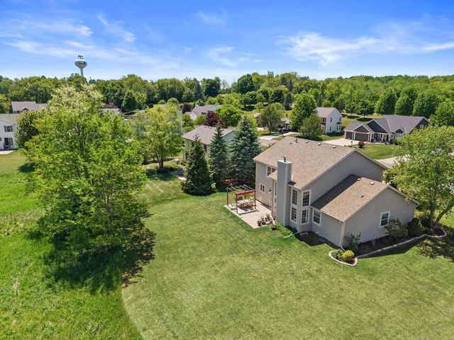 W234N7698 Grey Moss COURT, Sussex, WI 53089