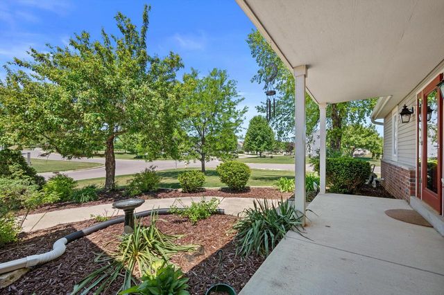W234N7698 Grey Moss COURT, Sussex, WI 53089