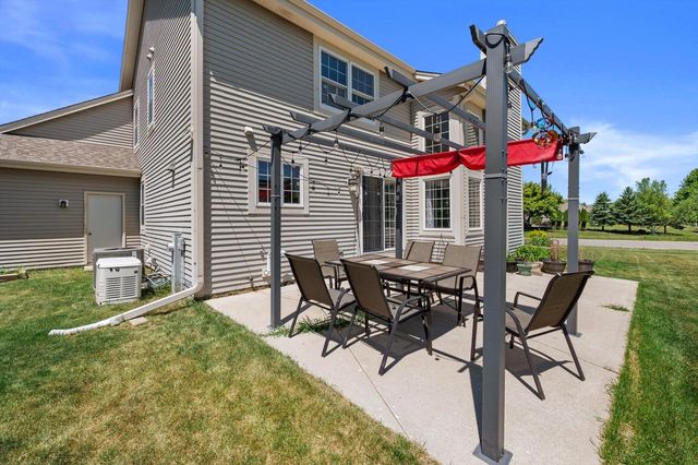 W234N7698 Grey Moss COURT, Sussex, WI 53089
