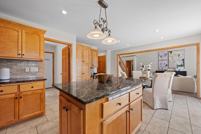W234N7698 Grey Moss COURT, Sussex, WI 53089
