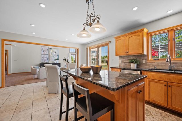 W234N7698 Grey Moss COURT, Sussex, WI 53089