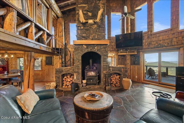 31 S Lightning Spur LN, Coeur D'alene, ID 83814
