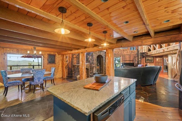 31 S Lightning Spur LN, Coeur D'alene, ID 83814