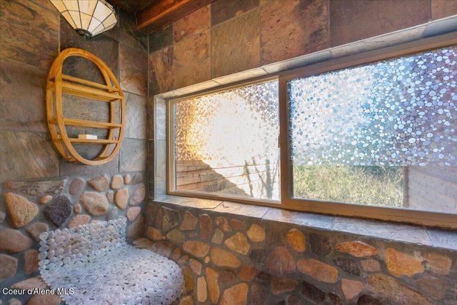 31 S Lightning Spur LN, Coeur D'alene, ID 83814