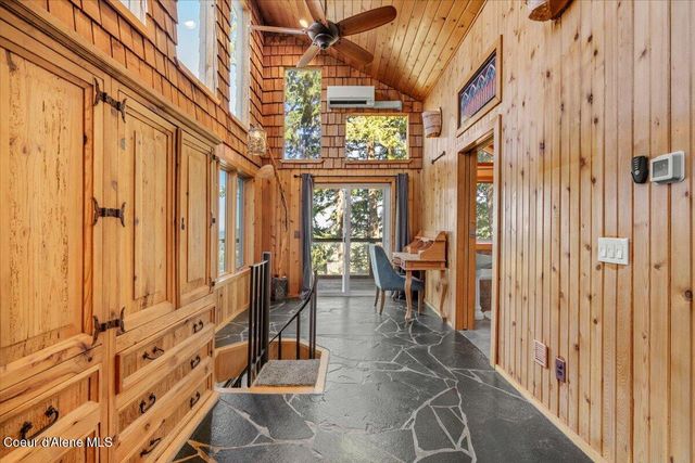 31 S Lightning Spur LN, Coeur D'alene, ID 83814