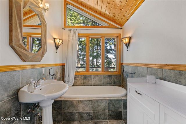 31 S Lightning Spur LN, Coeur D'alene, ID 83814