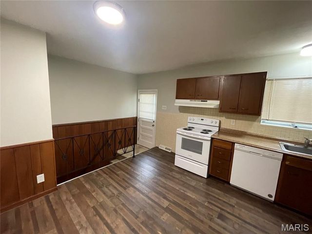 1221 Scott Avenue, St Louis, MO 63138