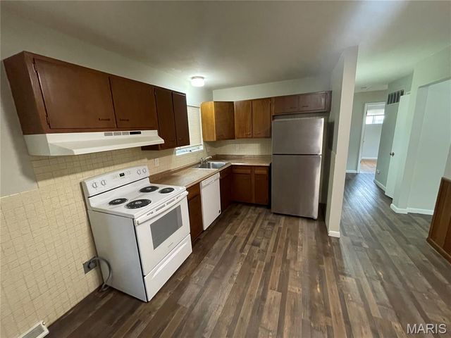 1221 Scott Avenue, St Louis, MO 63138