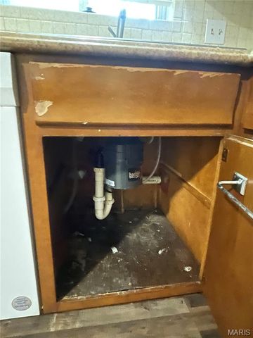 1221 Scott Avenue, St Louis, MO 63138