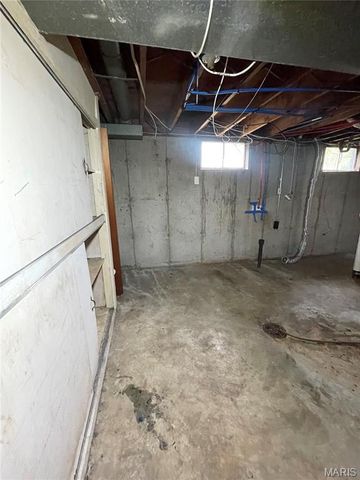 1221 Scott Avenue, St Louis, MO 63138