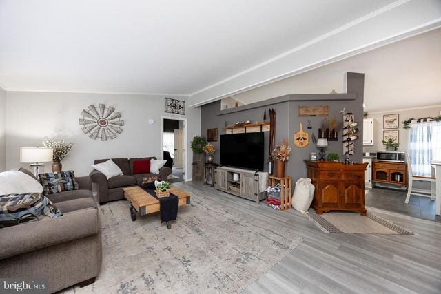 107 CARVER LN, Royersford, PA 19468