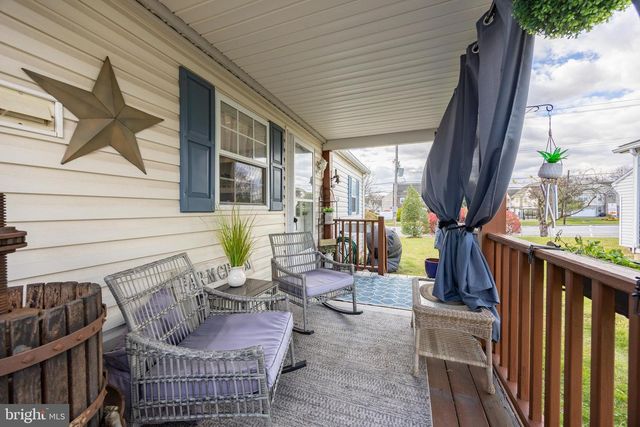 107 CARVER LN, Royersford, PA 19468