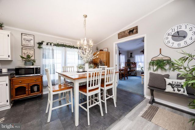 107 CARVER LN, Royersford, PA 19468