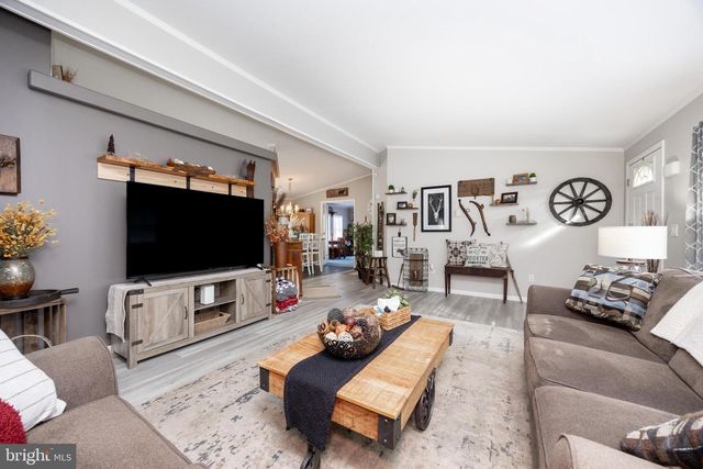 107 CARVER LN, Royersford, PA 19468