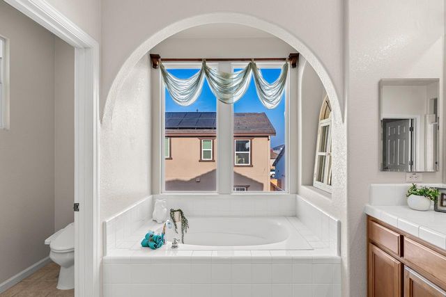 16152 Adobe Way, Lathrop, CA 95330