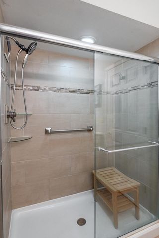 3804 Pheasant Walk Drive, Valparaiso, IN 46383