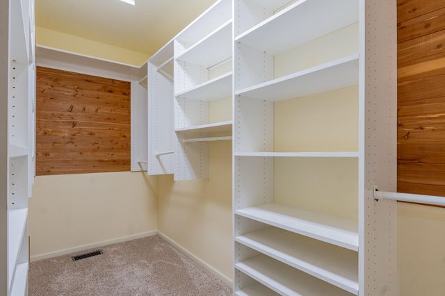 3804 Pheasant Walk Drive, Valparaiso, IN 46383