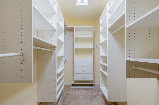 3804 Pheasant Walk Drive, Valparaiso, IN 46383