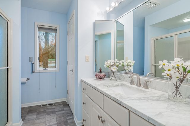 3804 Pheasant Walk Drive, Valparaiso, IN 46383