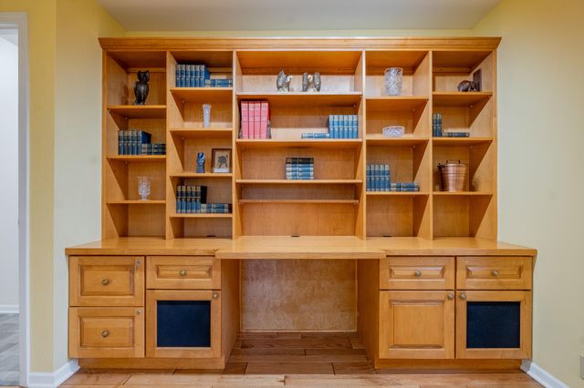 3804 Pheasant Walk Drive, Valparaiso, IN 46383