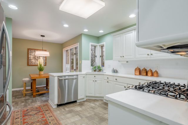 3804 Pheasant Walk Drive, Valparaiso, IN 46383