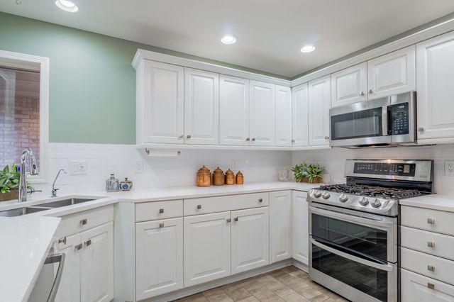 3804 Pheasant Walk Drive, Valparaiso, IN 46383