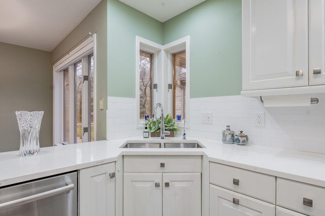 3804 Pheasant Walk Drive, Valparaiso, IN 46383