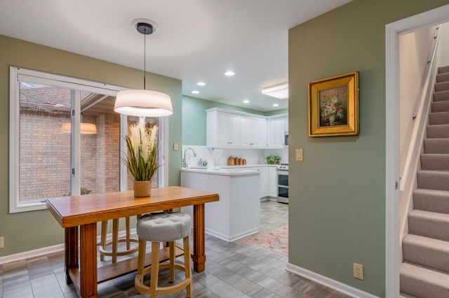 3804 Pheasant Walk Drive, Valparaiso, IN 46383