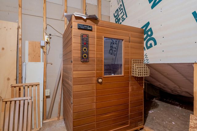 3804 Pheasant Walk Drive, Valparaiso, IN 46383