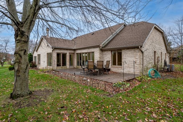 3804 Pheasant Walk Drive, Valparaiso, IN 46383