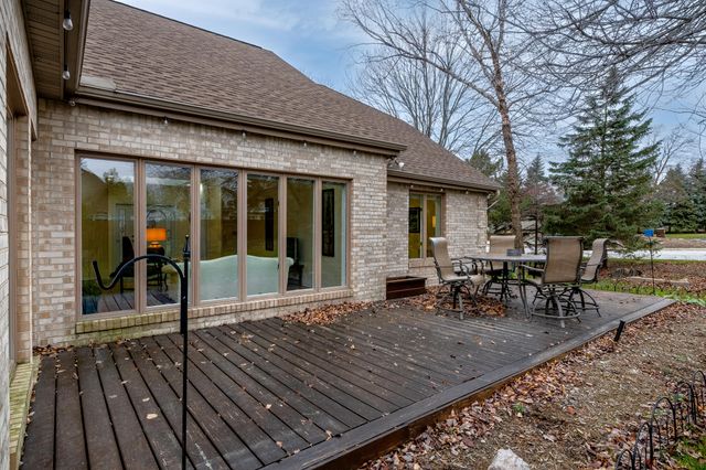 3804 Pheasant Walk Drive, Valparaiso, IN 46383