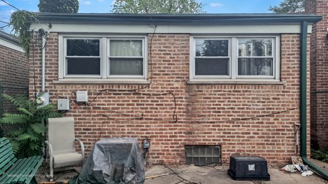 10240 S Torrence Avenue, Chicago, IL 60617