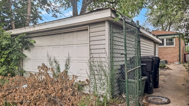 10240 S Torrence Avenue, Chicago, IL 60617
