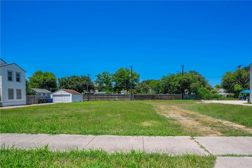 2816 S Alameda St, Corpus Christi, TX 78404 — photo 4