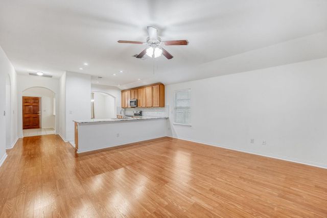 1007 Papaya CV, Hutto, TX 78634