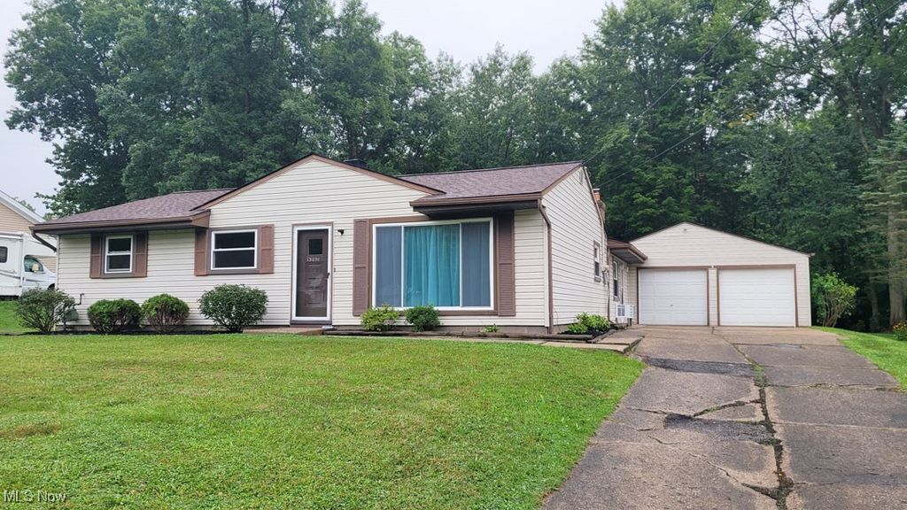 13031 Dorothy Drive, Chesterland, OH 44026