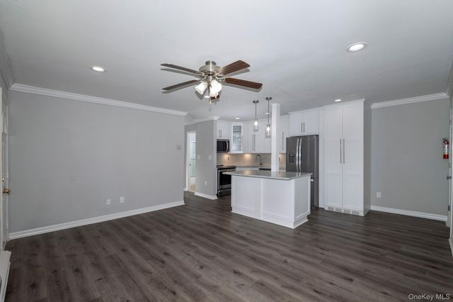 30 Westgate Drive HD33, Bohemia, NY 11716