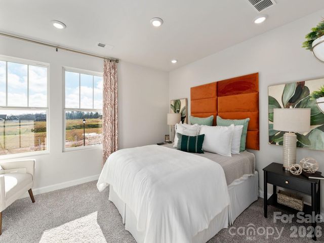 9049 Foggy Brook Loop, Charlotte, NC 28216