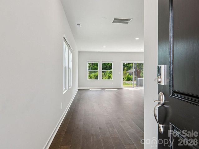 9049 Foggy Brook Loop, Charlotte, NC 28216