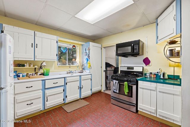 902 N Ella AVE, Sandpoint, ID 83864