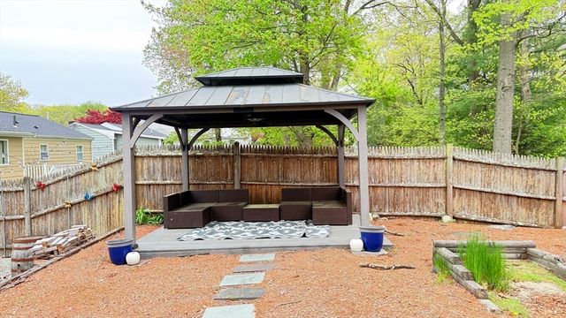 118 Spruce Road, Norwood, MA 02062