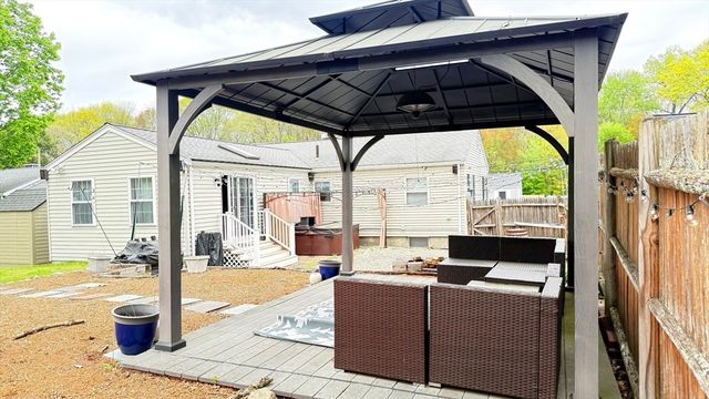 118 Spruce Road, Norwood, MA 02062