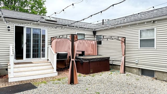 118 Spruce Road, Norwood, MA 02062