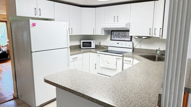 118 Spruce Road, Norwood, MA 02062
