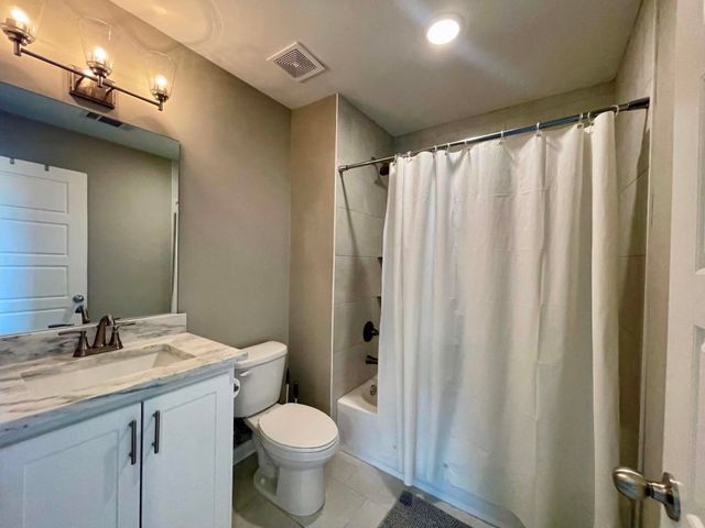 120 OAKLAND RIDGE CV, Oakland, TN 38060