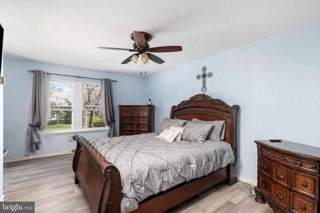 3 COUNTRY LN, Hamilton, NJ 08690